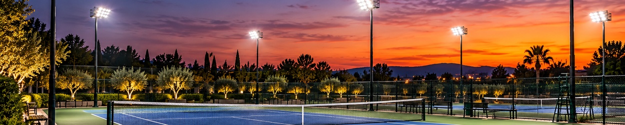Iluminación LED para pistas de tenis